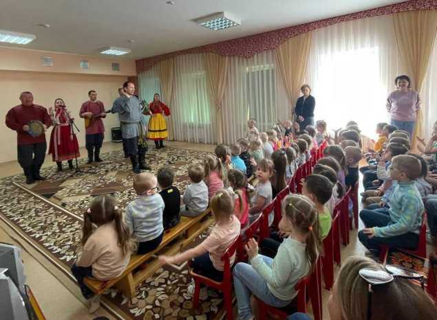 «Миряне» выступили для дошкольников